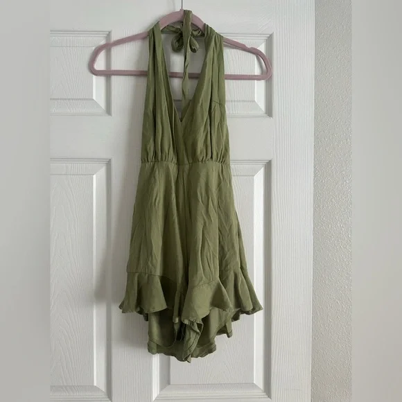 Francesca’s olive green romper - Picture 2 of 6
